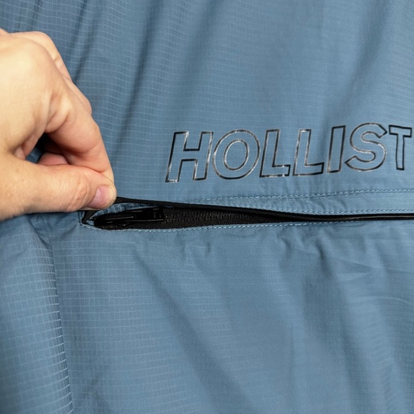 Hollister Men's Sky Blue Windbreaker Jacket Full Zip-Up High Collar Size Medium - Picture 9 of 13